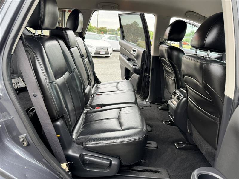 Used 2013 Nissan Pathfinder SL w/ Cargo Pkg FWD image 17