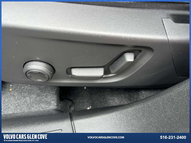 Used 2025 Volvo XC40 B5 Plus w/ Protection Package Premier image 18
