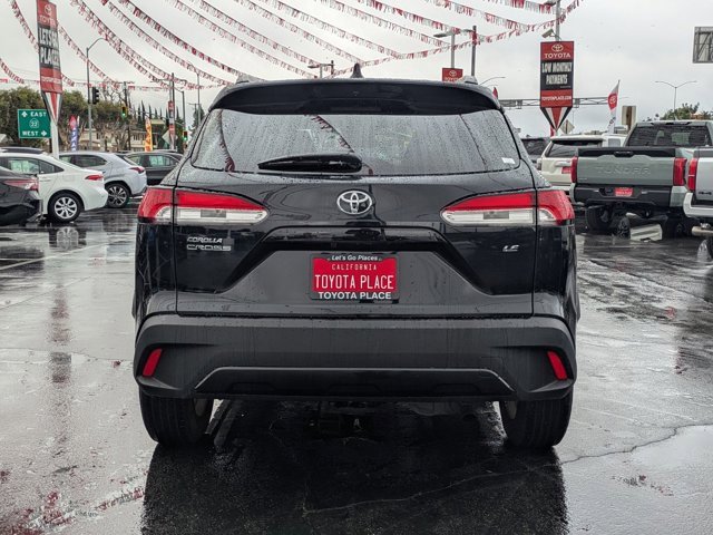 Used 2025 Toyota Corolla Cross LE image 9