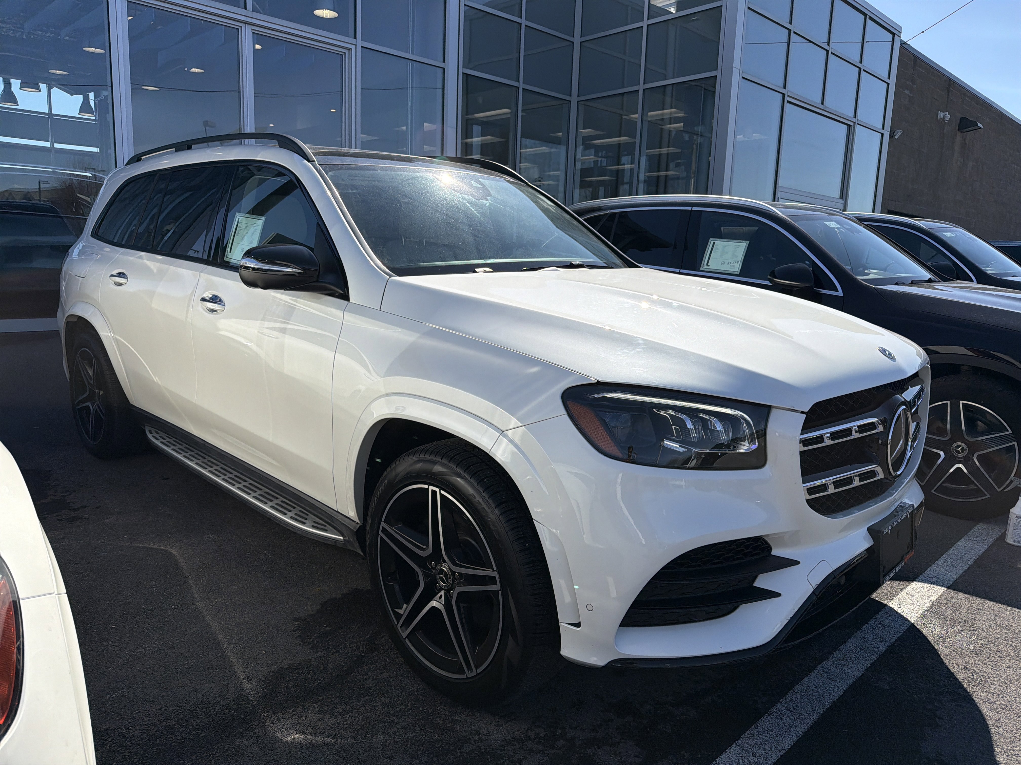 Used 2022 Mercedes-Benz GLS 450 4MATIC image 2