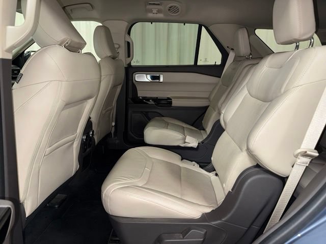 Used 2021 Ford Explorer Platinum w/ Equipment Group 601A AWD/4WD image 17