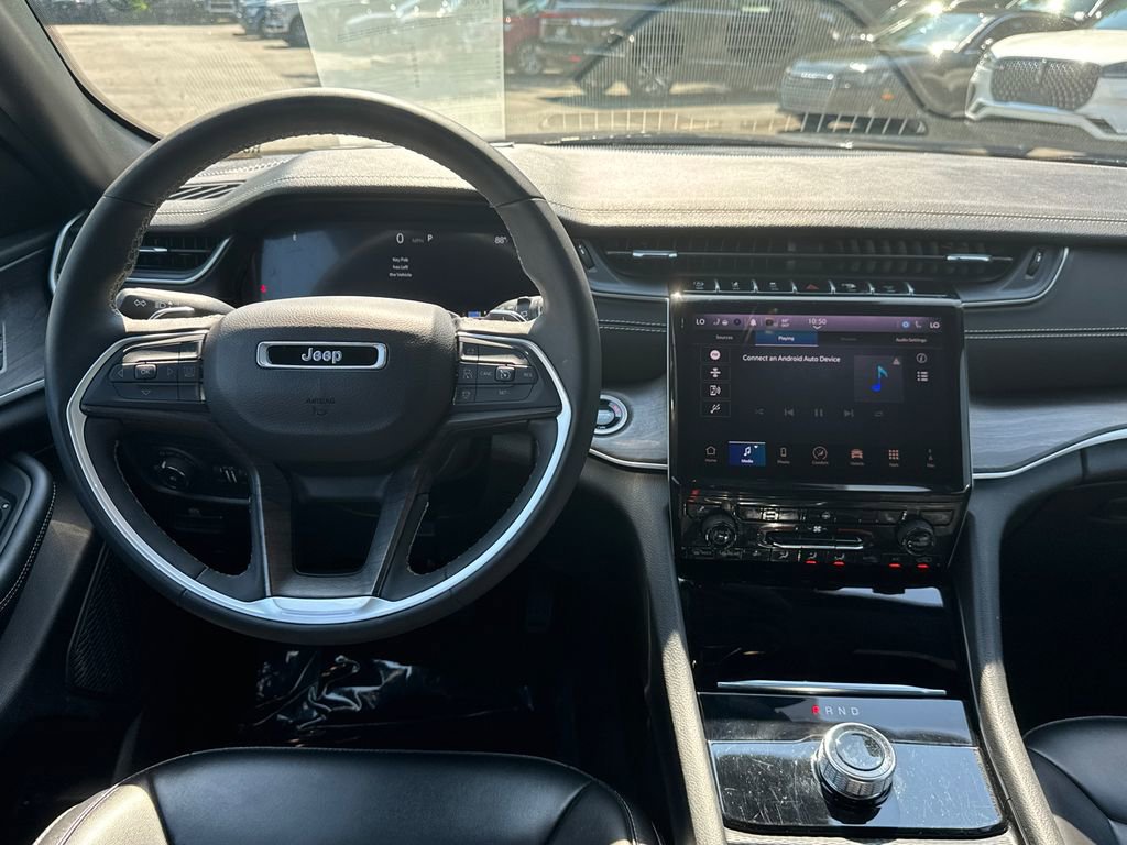 Used 2024 Jeep Grand Cherokee Limited image 22