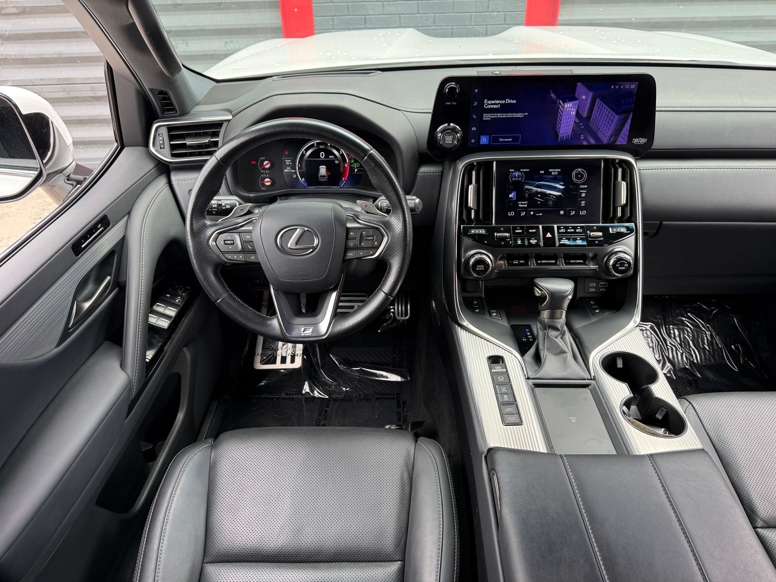 Used 2023 Lexus LX 600 F Sport w/ Accessory Package (Z1) AWD/4WD image 33