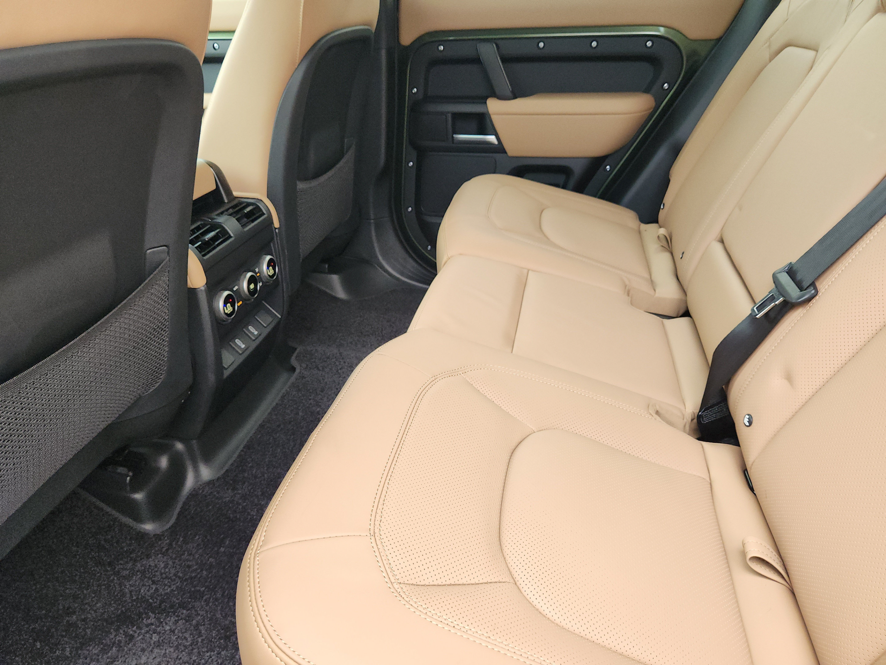 New 2026 Land Rover Defender 110 X-Dynamic SE AWD/4WD image 26