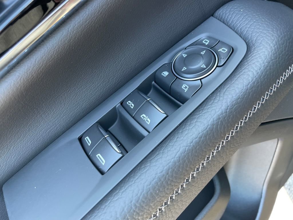 New 2026 GMC Yukon Denali w/ Sun & Power Step Package image 11