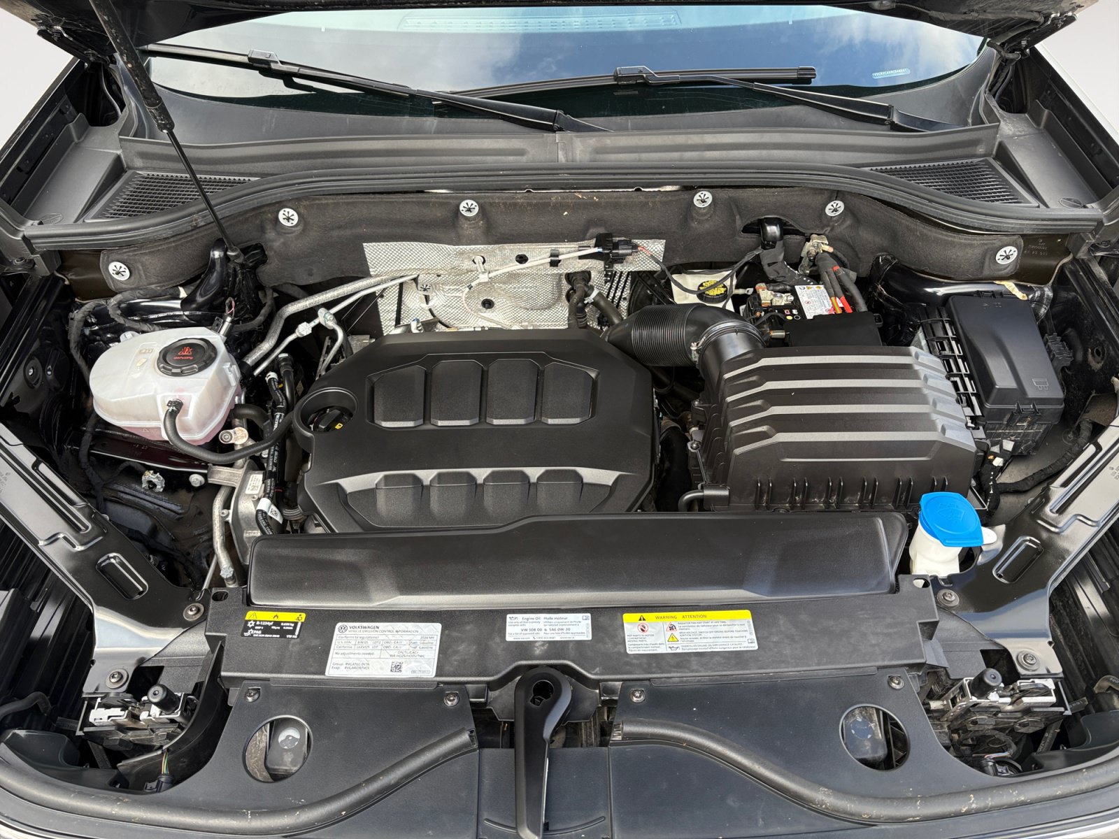 Certified 2024 Volkswagen Atlas Peak Edition SE AWD/4WD image 27