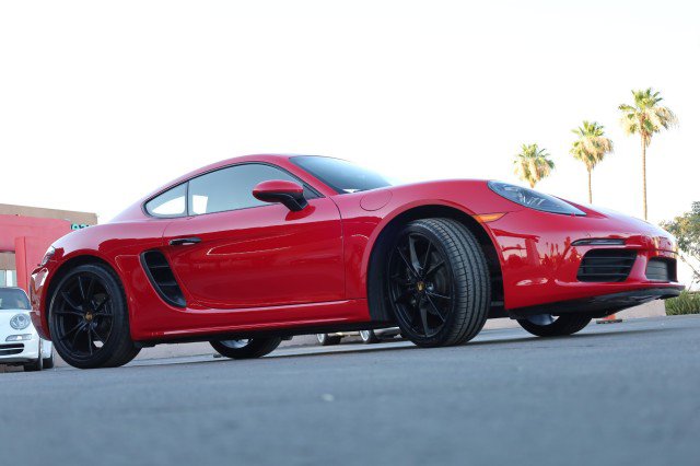 Used 2019 Porsche 718 Cayman RWD image 12
