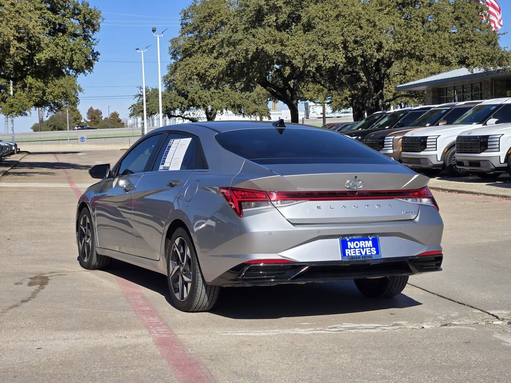 Certified 2021 Hyundai Elantra Limited w/ Cargo Package image 4