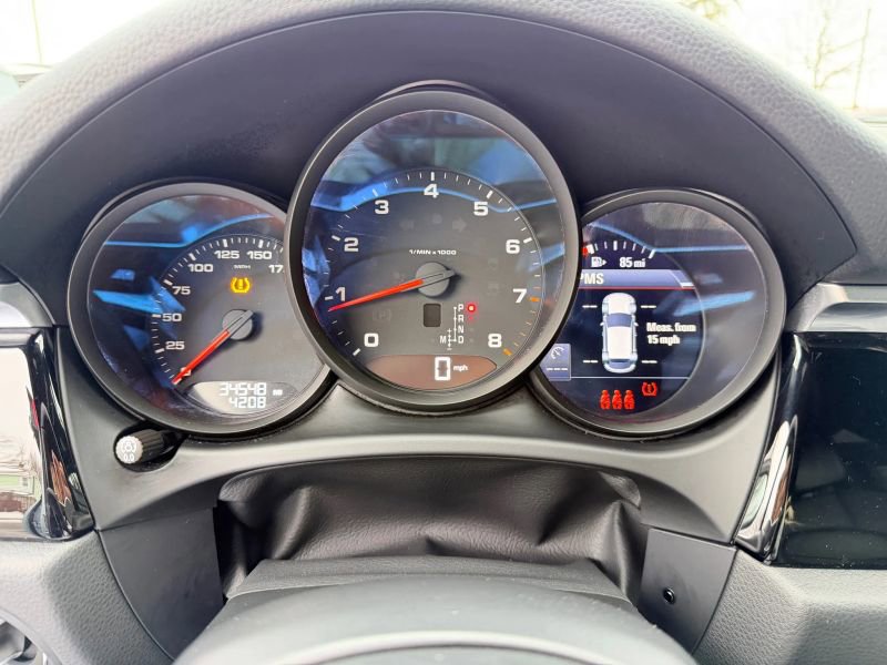 Used 2021 Porsche Macan AWD/4WD image 32