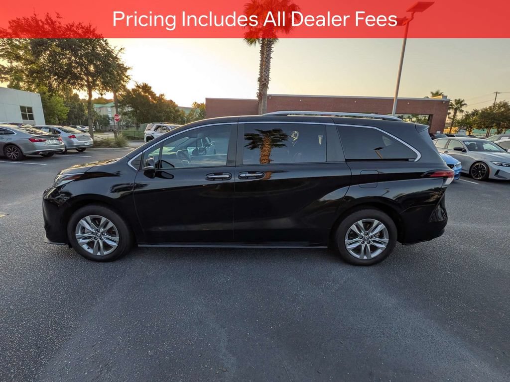 Certified 2023 Toyota Sienna Limited FWD image 8