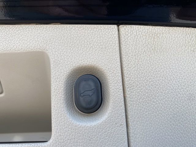 Used 2017 GMC Yukon Denali w/ Open Road Package image 10