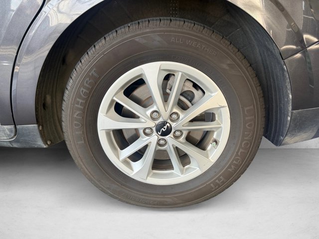 Used 2024 Kia Carnival LX FWD image 21