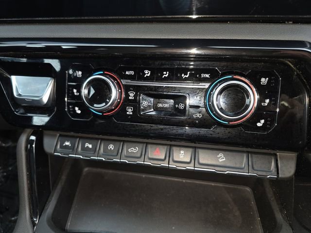 Used 2025 GMC Sierra 1500 AT4 w/ Technology Package AWD/4WD image 5