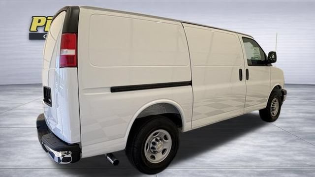 New 2026 Chevrolet Express 2500 w/ Driver Convenience Package RWD image 7