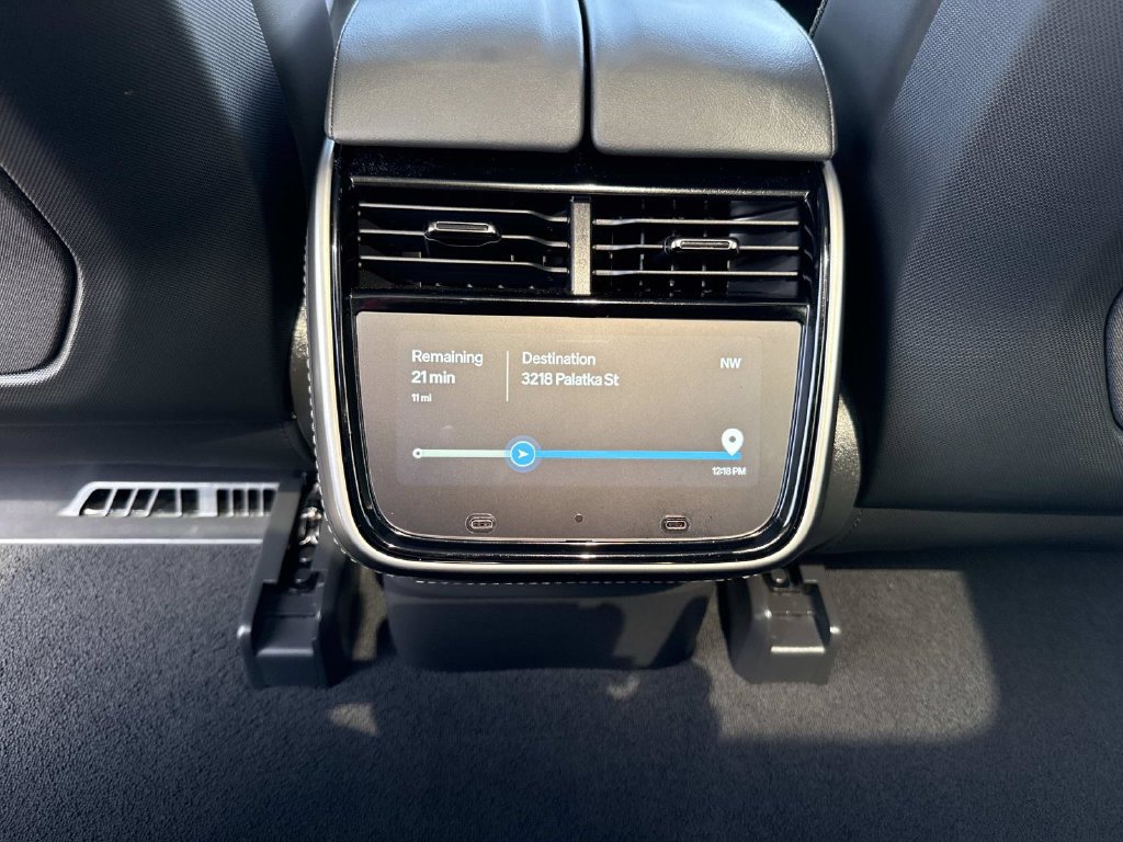 Used 2024 Rivian R1S Adventure Dual AWD/4WD image 20