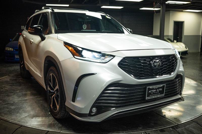 Used 2022 Toyota Highlander XSE AWD/4WD image 5