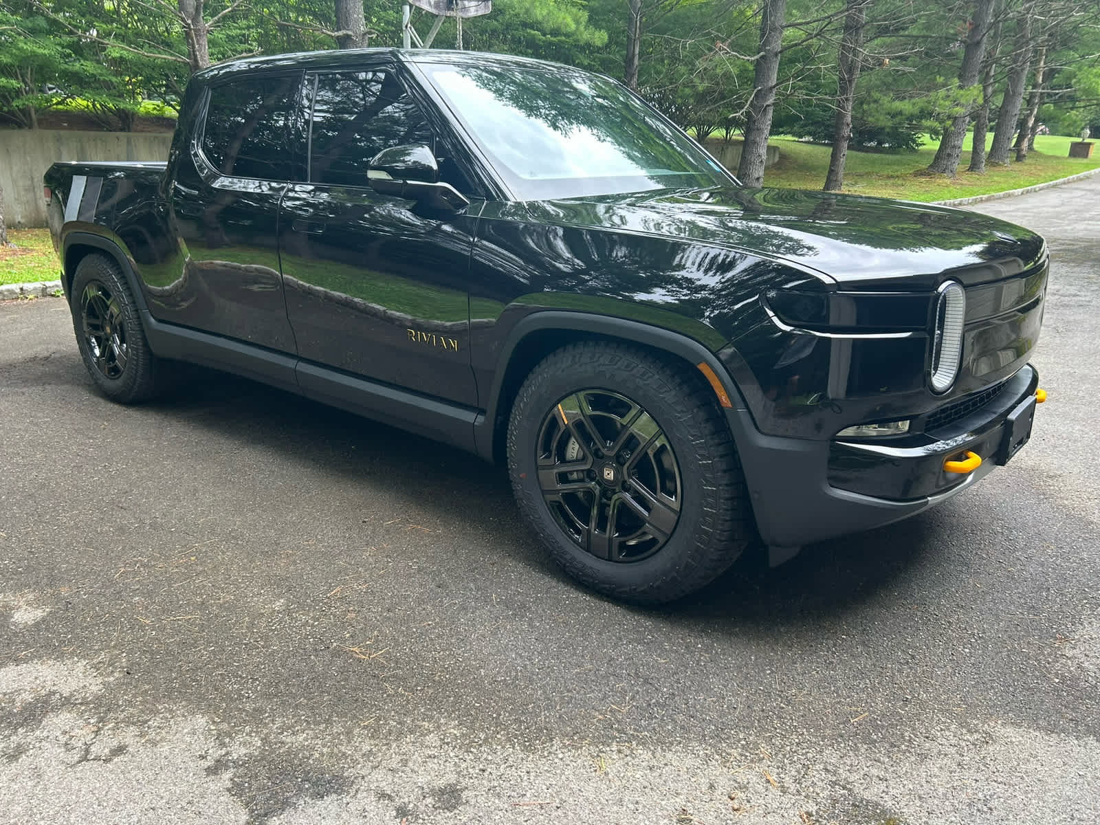 Used 2023 Rivian R1T Adventure image 2