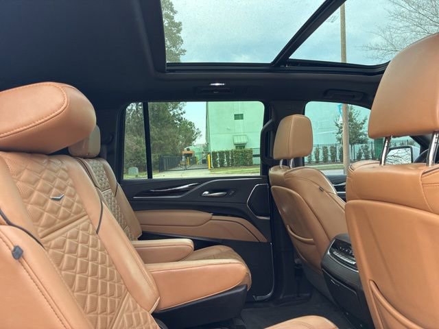 Used 2022 Cadillac Escalade ESV Premium Luxury image 20