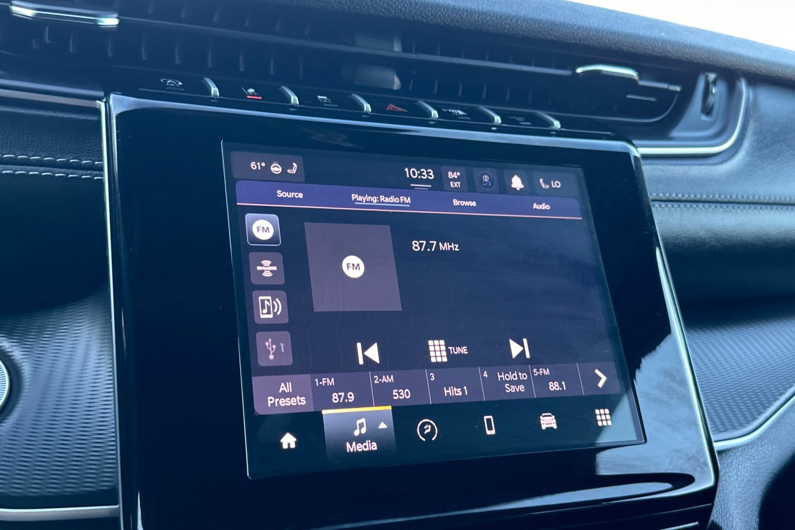 New 2025 Jeep Grand Cherokee Laredo X w/ Luxury Tech Group I image 18