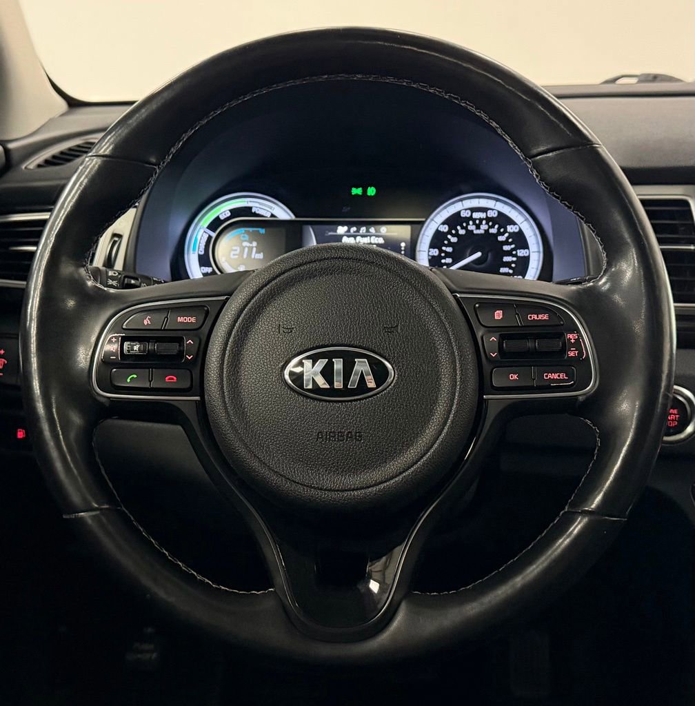 Used 2017 Kia Niro Touring FWD image 16