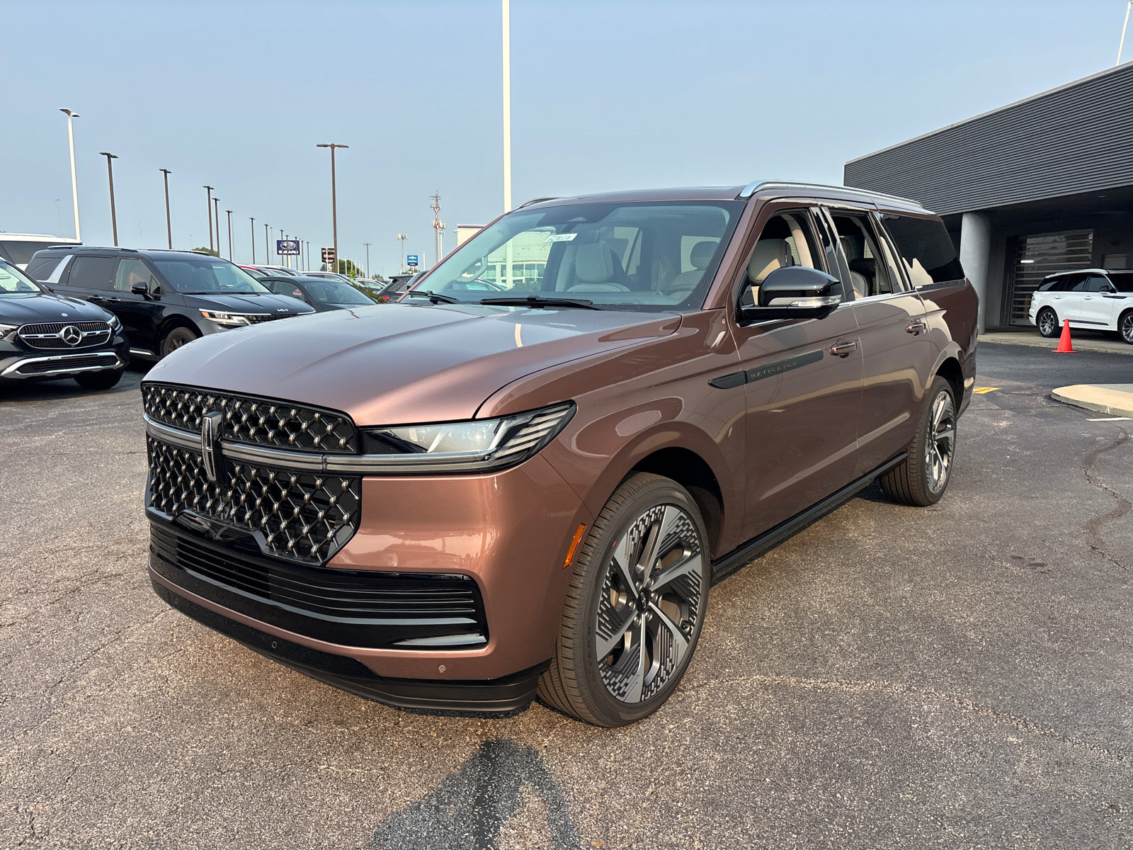 New 2027 Lincoln Navigator L Black Label AWD/4WD image 3