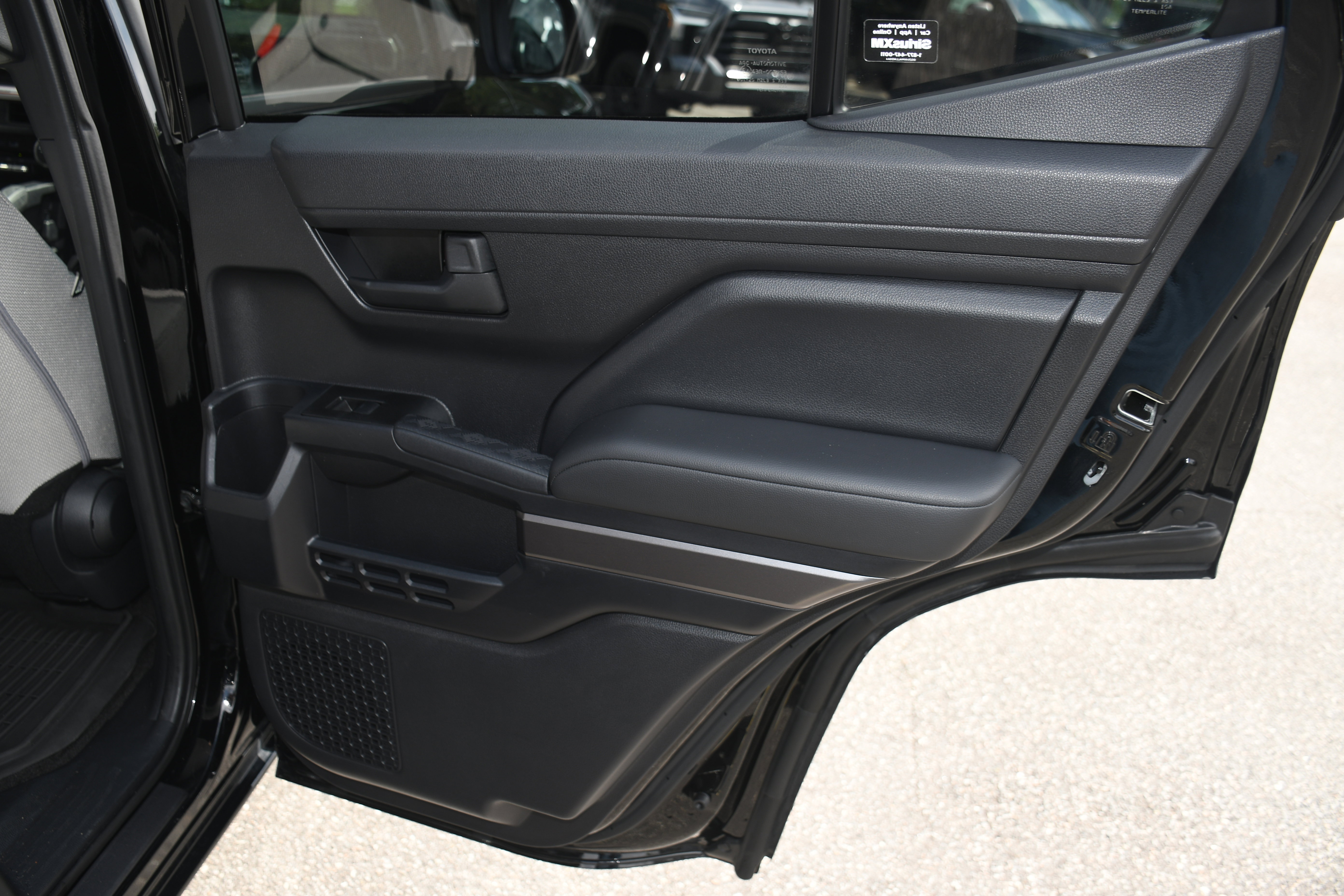 Used 2025 Toyota 4Runner SR5 RWD image 18