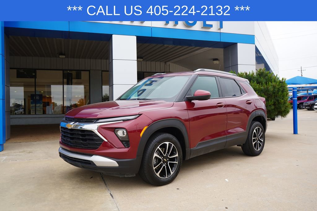 Used 2025 Chevrolet TrailBlazer LT image 1