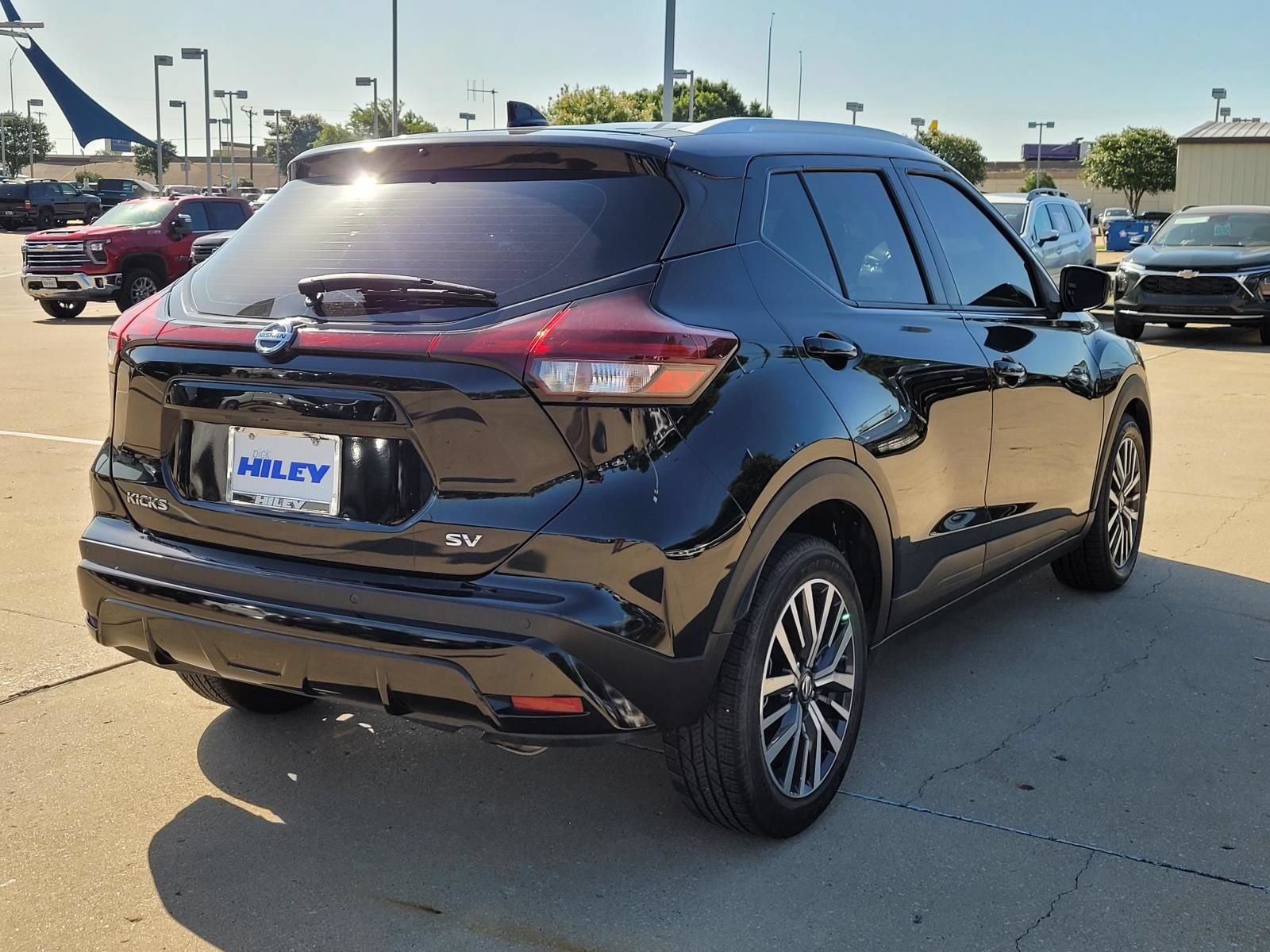 Used 2021 Nissan Kicks SV FWD image 4