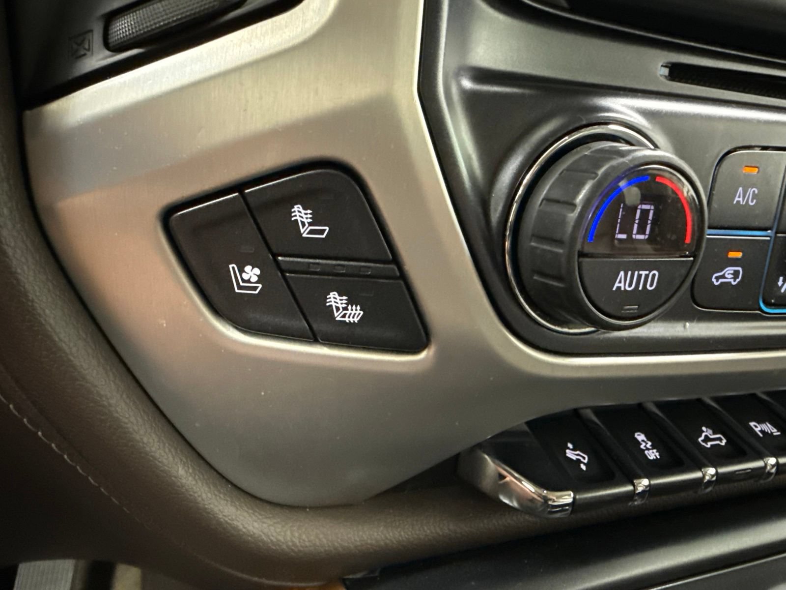 Used 2018 GMC Sierra 1500 SLT AWD/4WD image 23