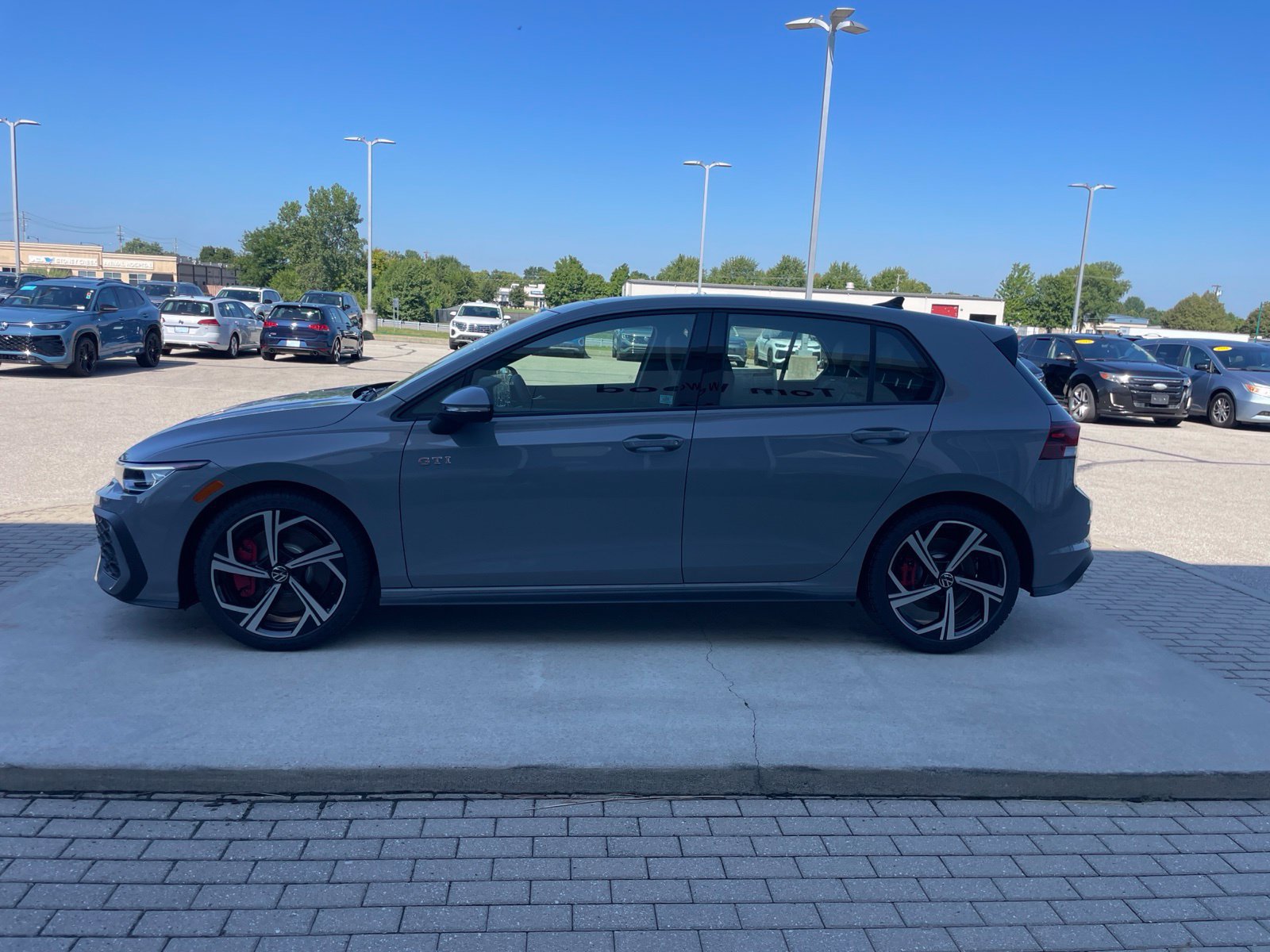 New 2026 Volkswagen GTI SE FWD image 8