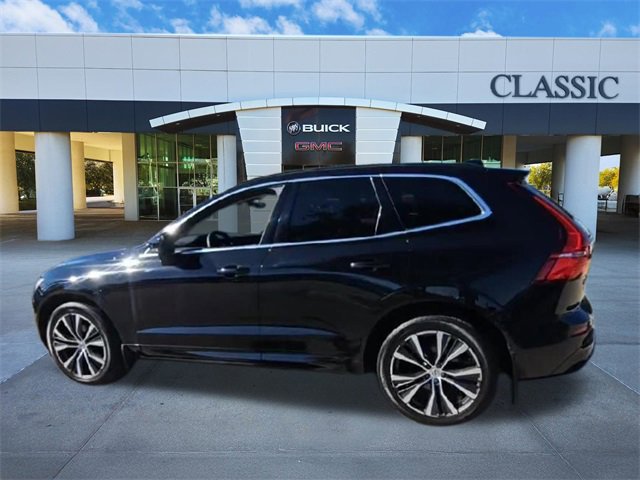 Used 2022 Volvo XC60 B5 Momentum w/ Climate Package image 7