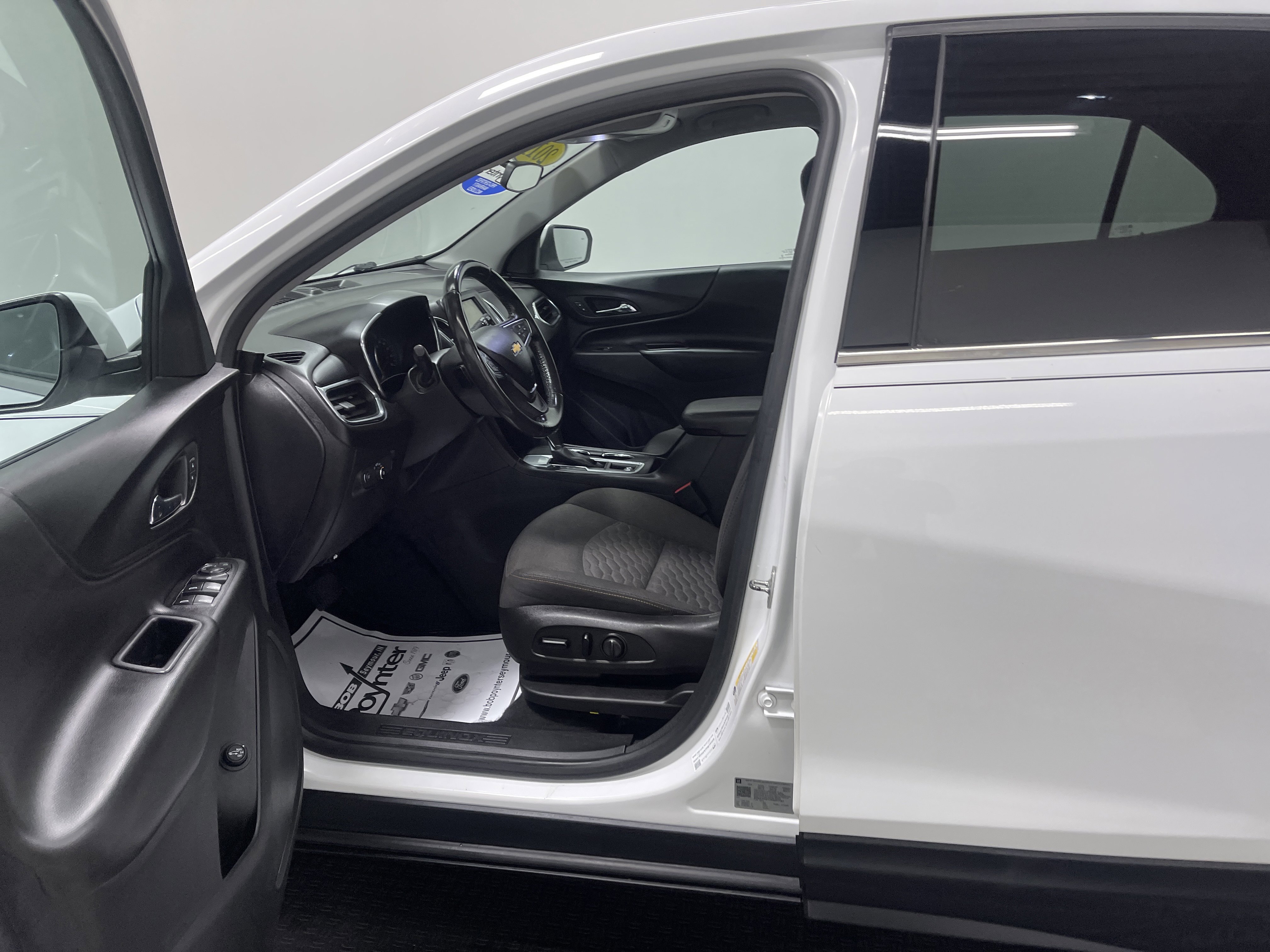 Used 2019 Chevrolet Equinox LT FWD image 9