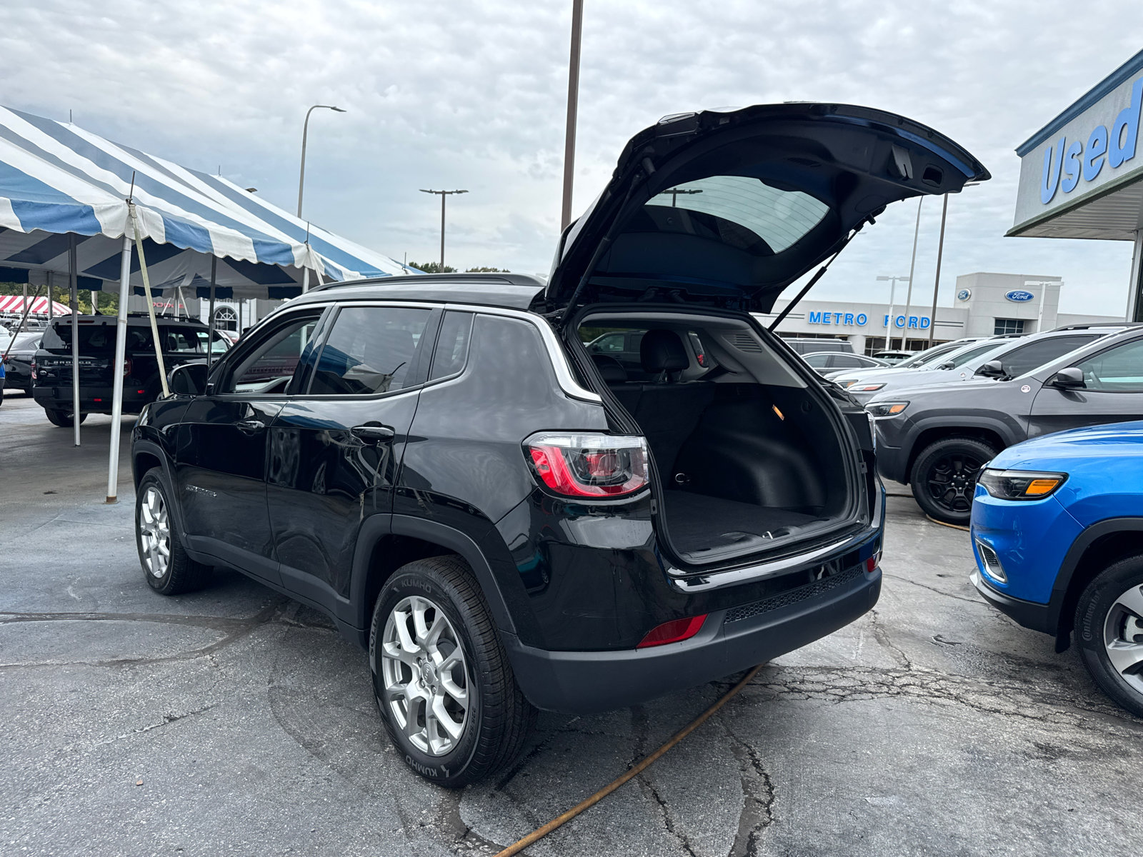 Used 2022 Jeep Compass Latitude AWD/4WD image 16