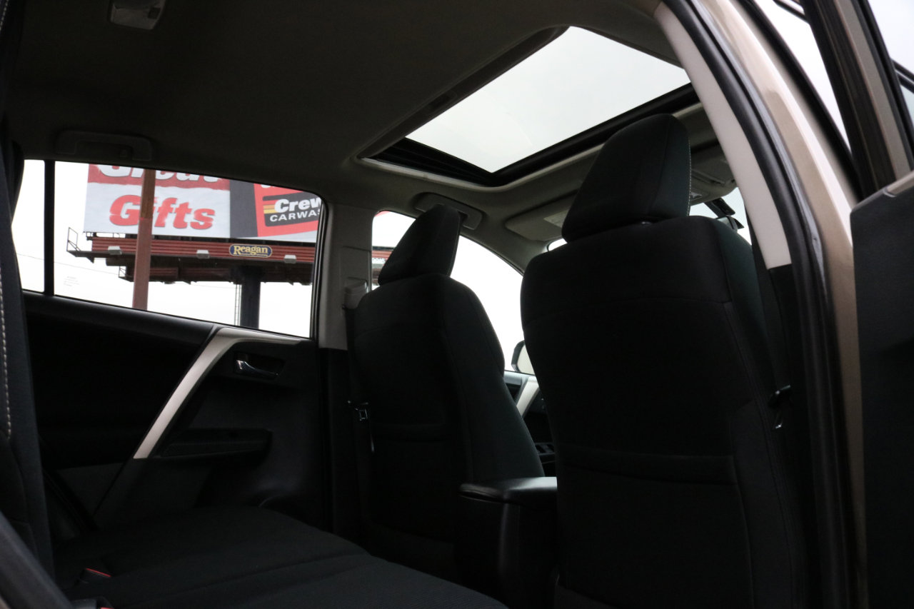 Used 2015 Toyota RAV4 XLE image 39