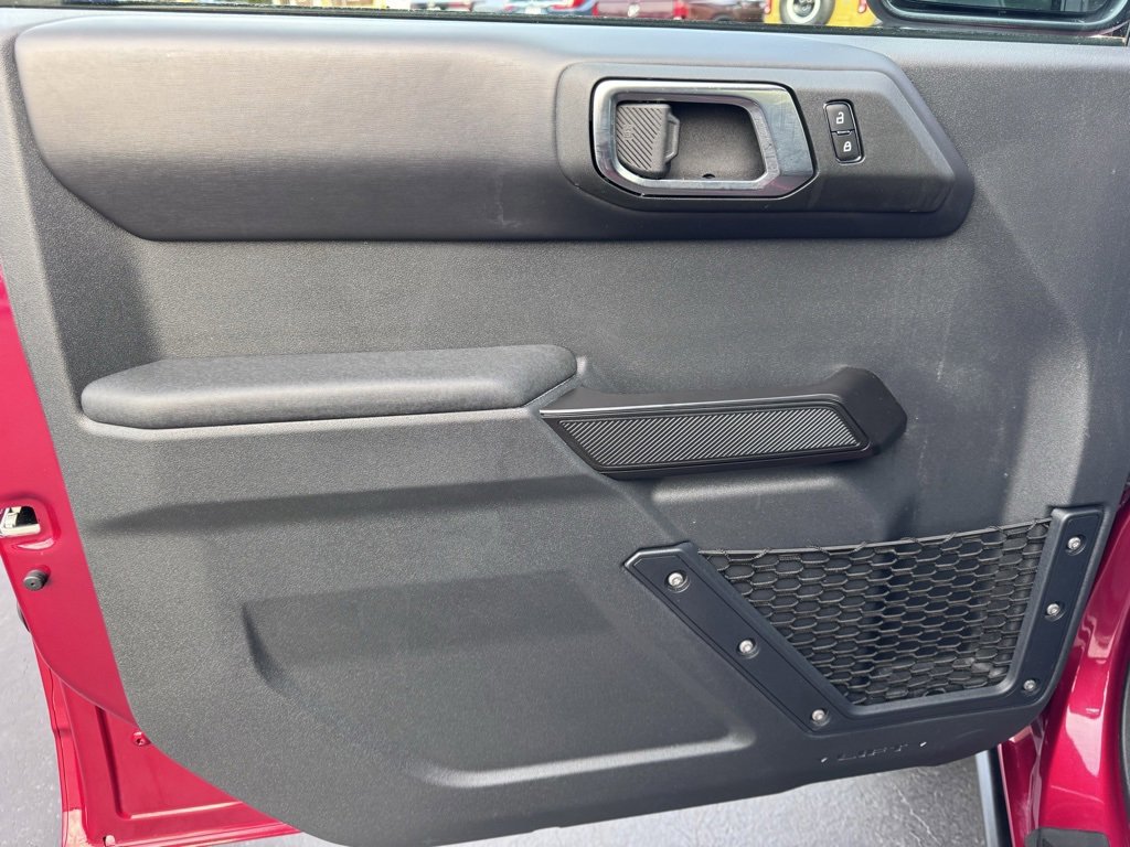 Used 2025 Ford Bronco Badlands image 22