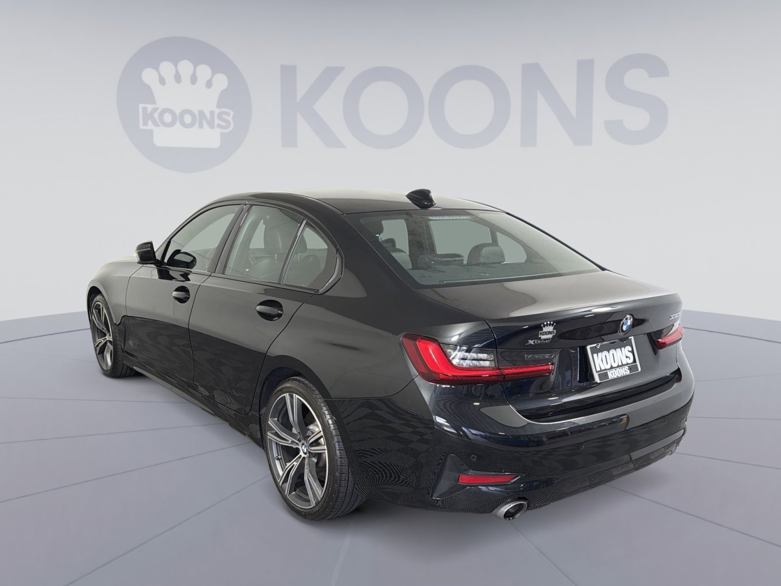 Used 2022 BMW 330i xDrive Sedan w/ Premium Package 2 image 4