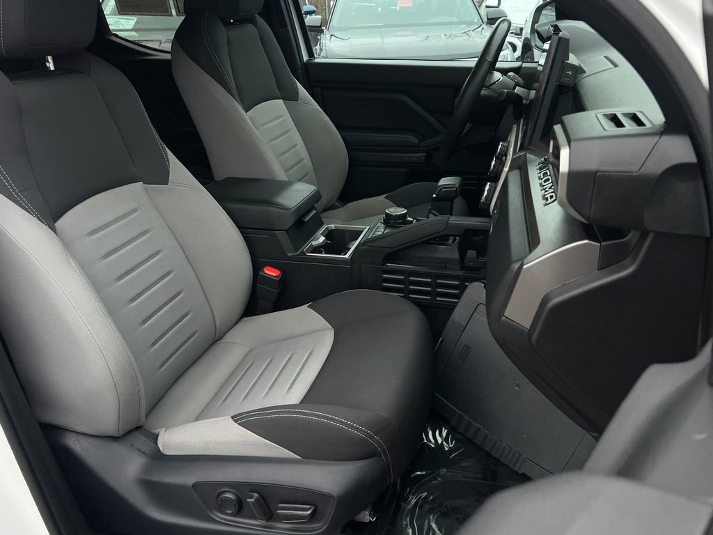 Used 2024 Toyota Tacoma TRD Sport image 14