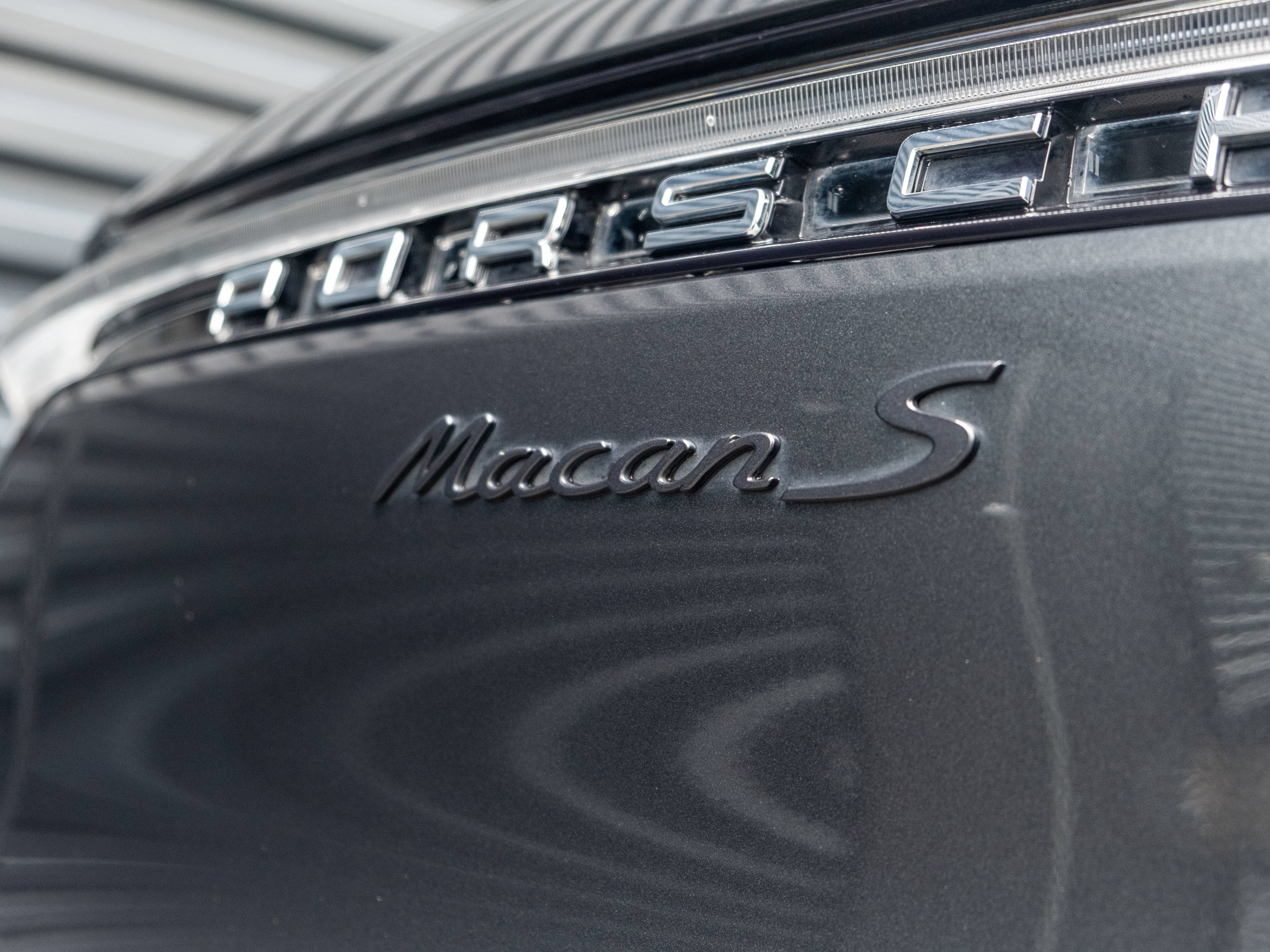 Certified 2024 Porsche Macan S AWD/4WD image 25