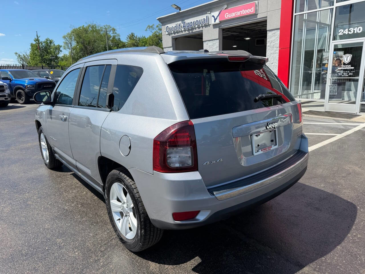Used 2015 Jeep Compass High Altitude AWD/4WD image 7