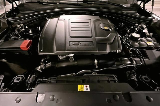 Certified 2026 Land Rover Range Rover Velar Dynamic SE AWD/4WD image 9