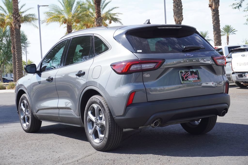 Used 2025 Ford Escape ST-Line w/ Equipment Group 301A FWD image 3