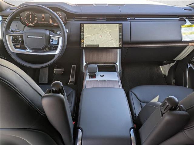 New 2026 Land Rover Range Rover Long Wheelbase SE AWD/4WD image 16