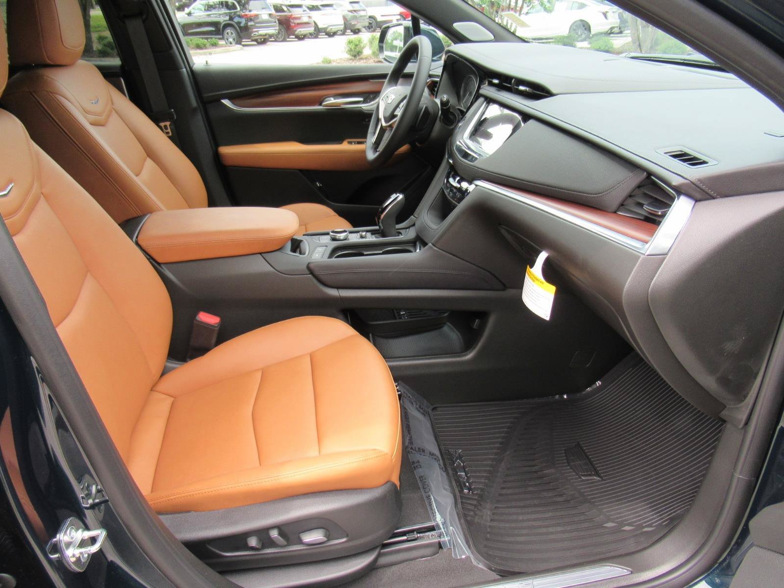 New 2026 Cadillac XT5 Premium Luxury w/ Driver Assist Package FWD image 9