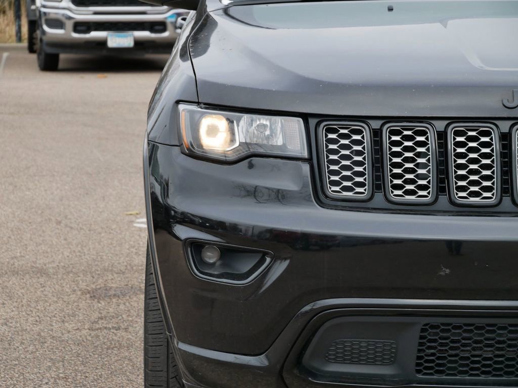 Used 2019 Jeep Grand Cherokee Altitude image 13