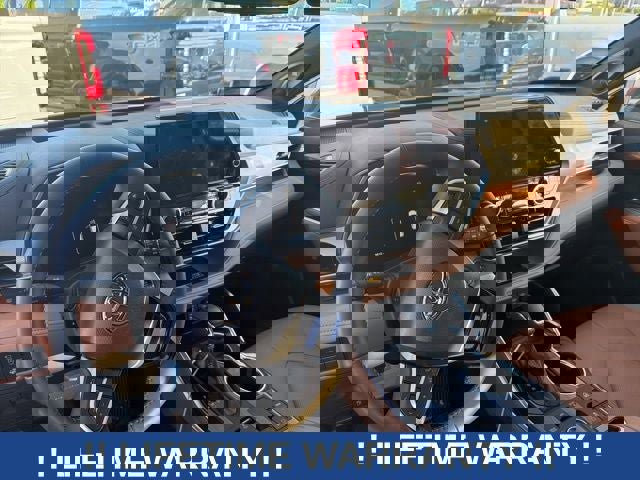 Used 2025 Toyota Highlander Platinum image 10