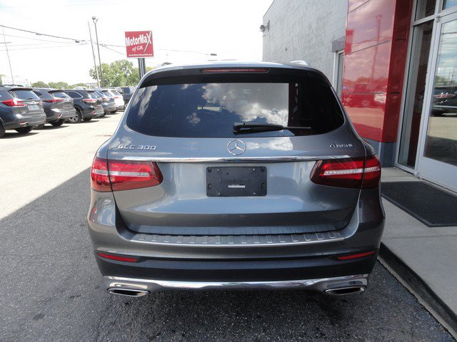 Used 2018 Mercedes-Benz GLC 300 4MATIC w/ Premium Package image 4