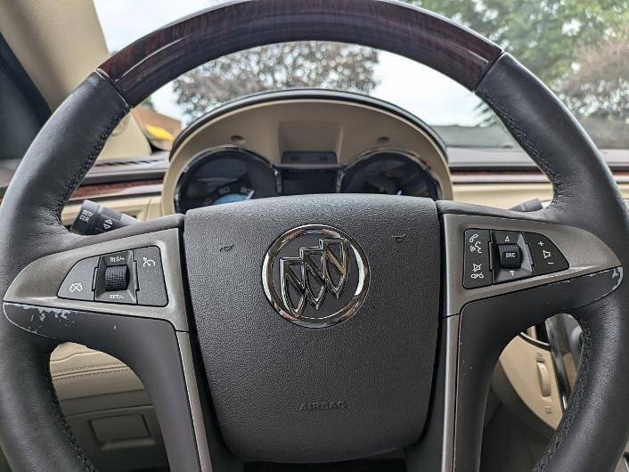 Used 2010 Buick LaCrosse CXS w/ Touring Package FWD image 19