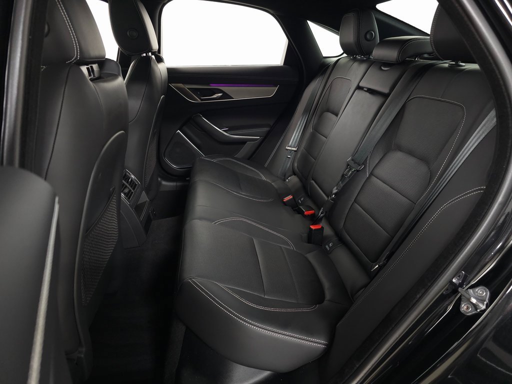 Used 2022 Jaguar XF R-Dynamic SE image 40