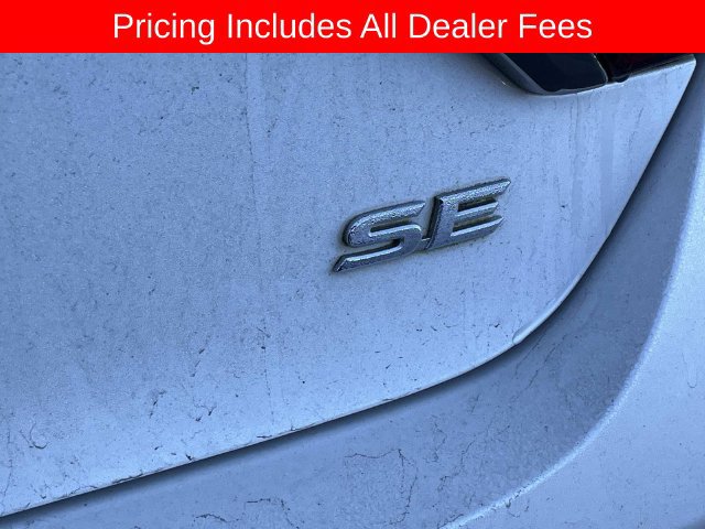 Used 2015 Toyota Camry SE FWD image 7