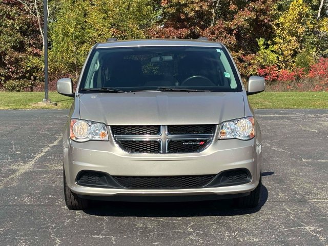 Used 2016 Dodge Grand Caravan SXT FWD image 32